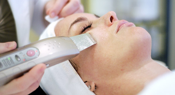 how-to-find-esthetician-skin-care-professional
