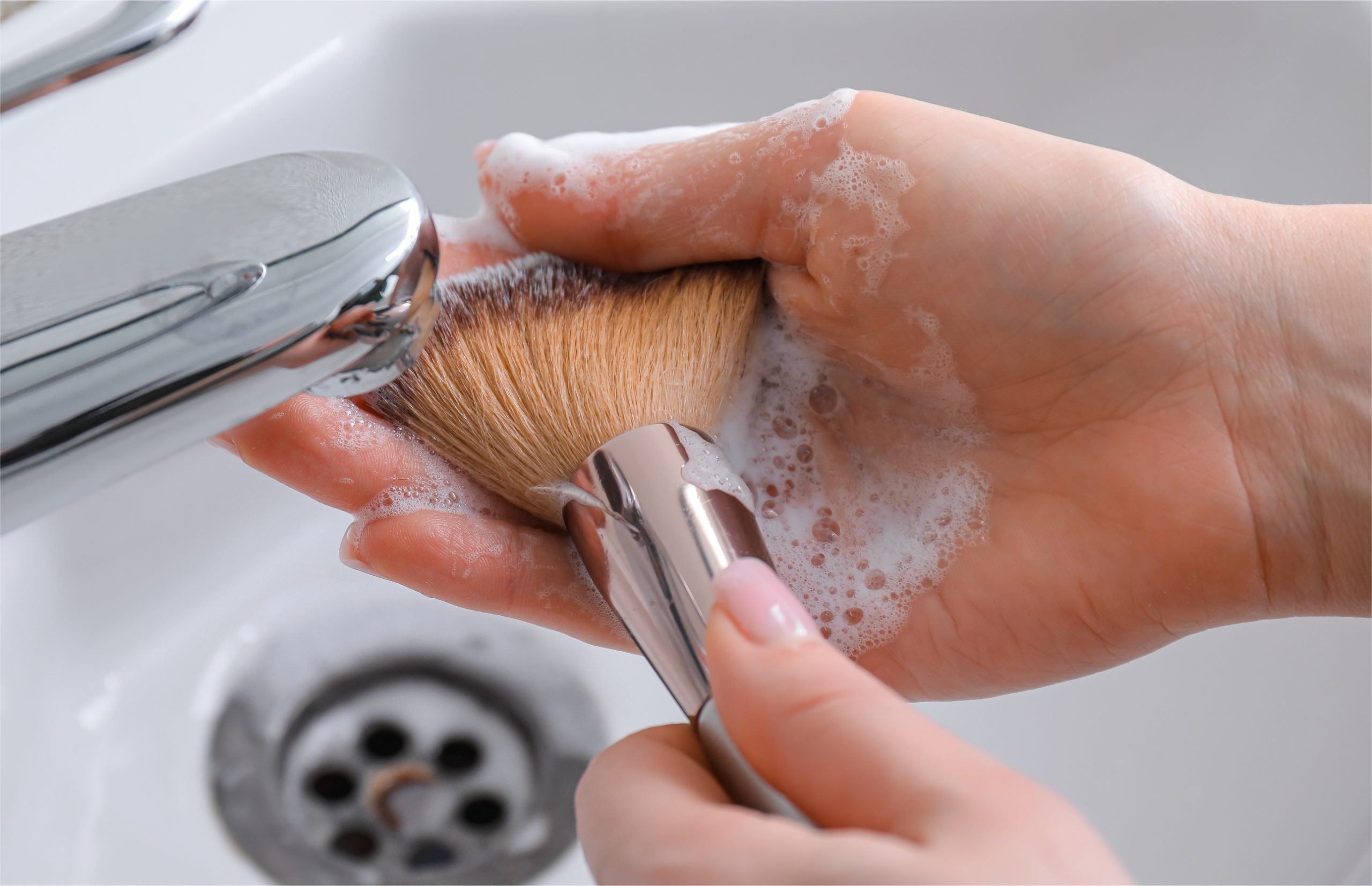 Tips on how to Clear Make-up Brushes Utilizing Your Face Cleanser