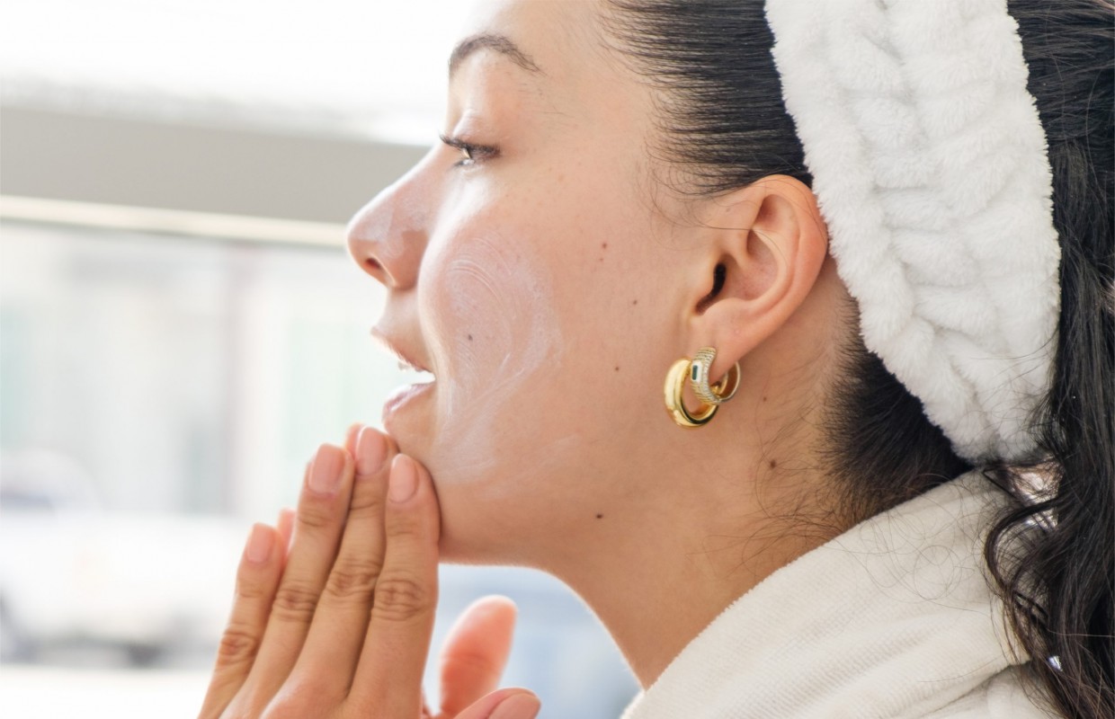 Your Sunscreen Is Clogging Your Pores—Here's How To Stop It