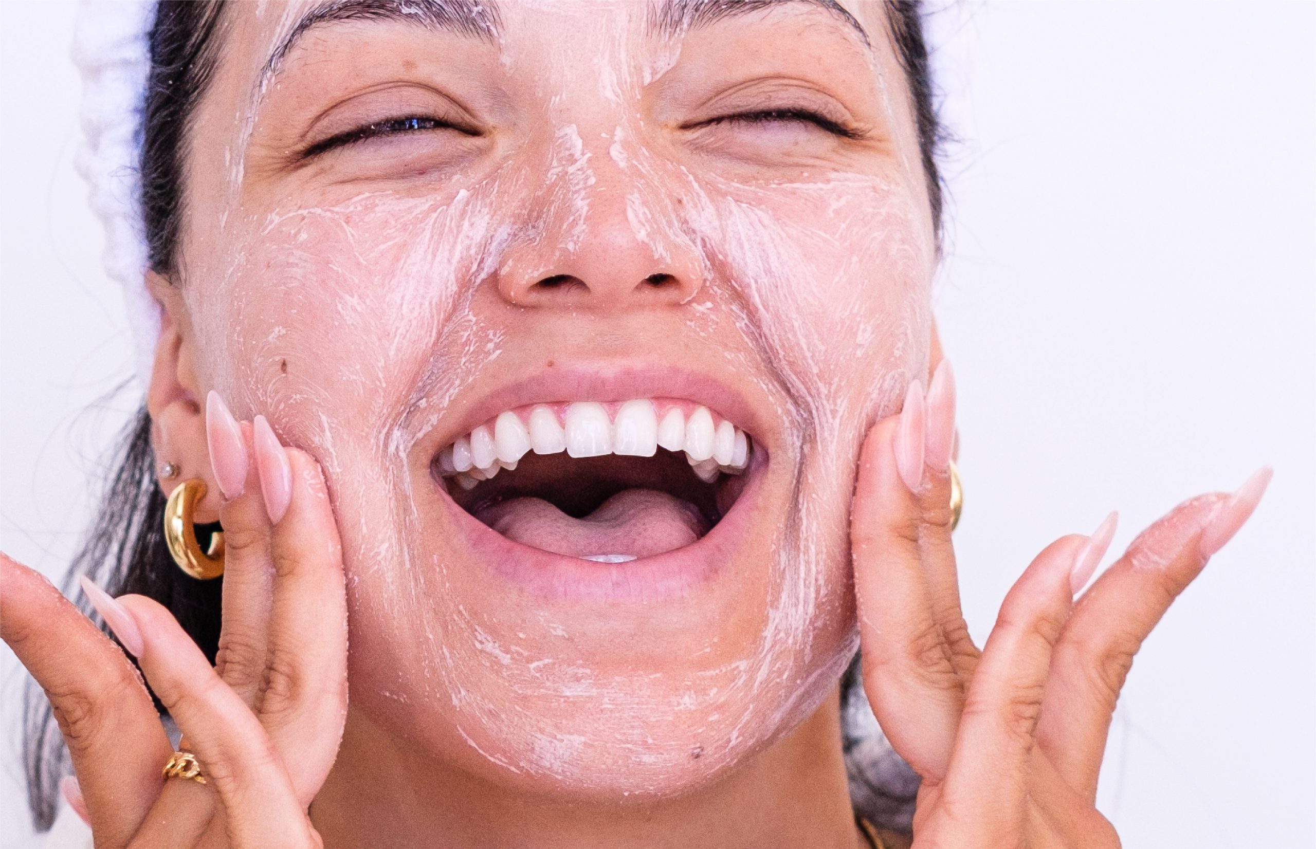 What's The Difference Between Face Wash and Face Scrub?